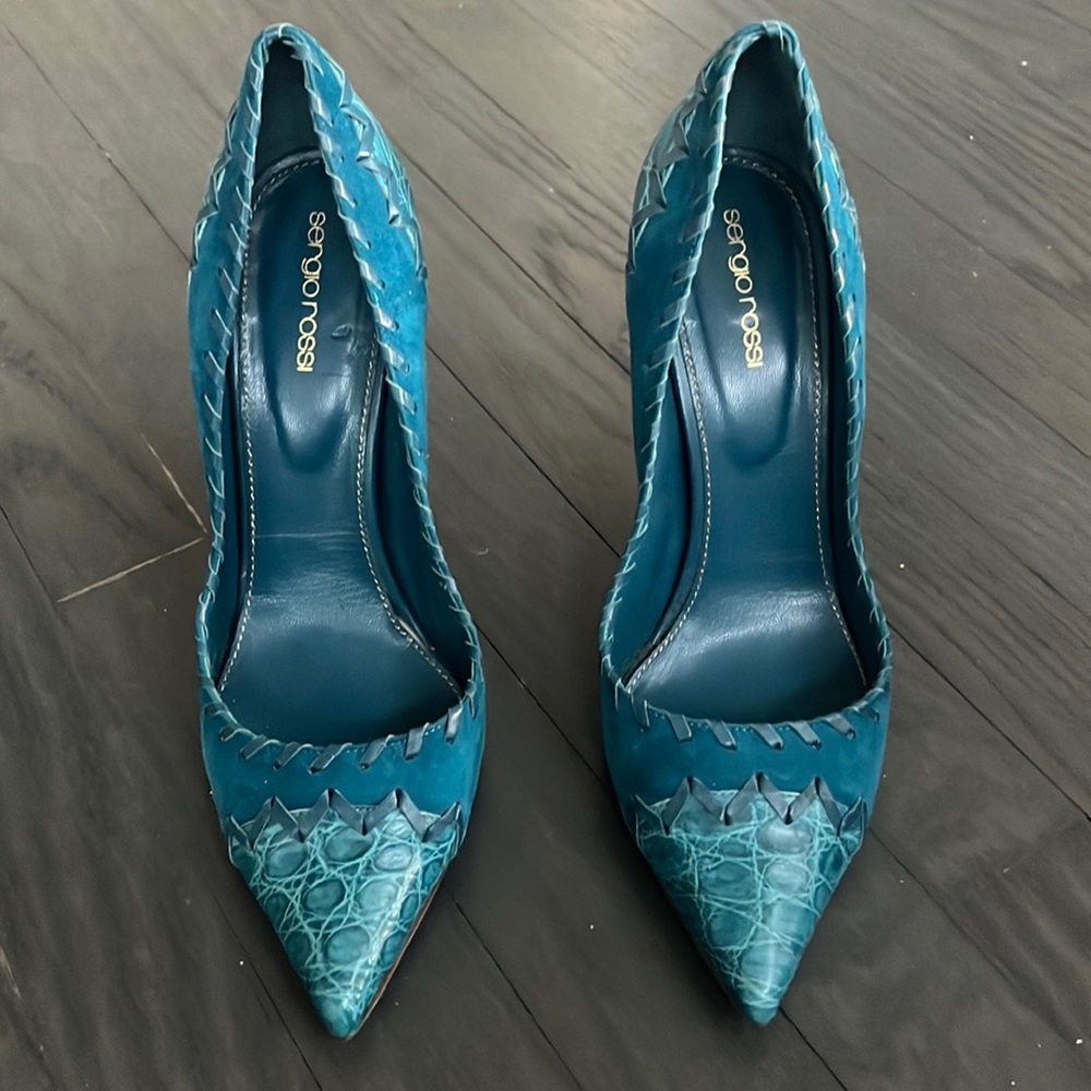 Sergio Rossi suede and skin pumps.
